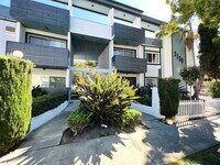 Building Photo - 3130 Durango Ave