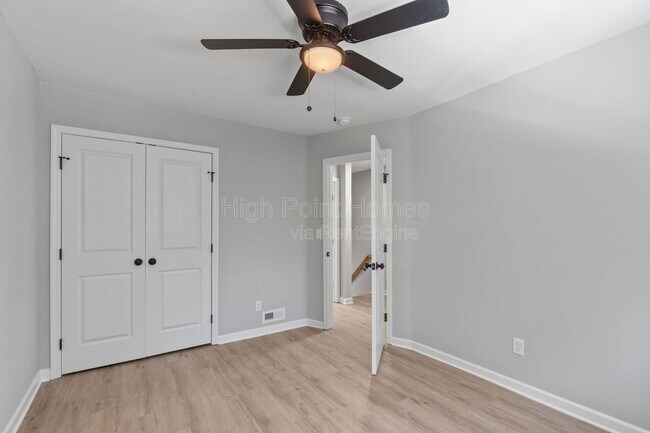 Building Photo - 400 Gallery Ln