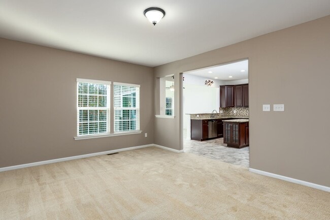 Building Photo - Spacious Home in Williamsburg - WASHINGTON RIDGE
