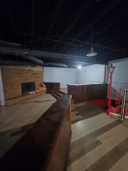 Building Photo - 2120 S Memorial Dr