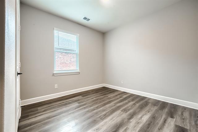 Building Photo - 909 Emerson Dr