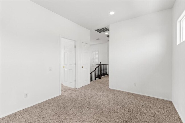 Building Photo - 3 Bd with Entertainer's Kitchen and Open C...
