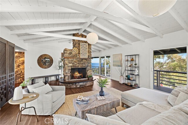 Building Photo - 696 Mystic View