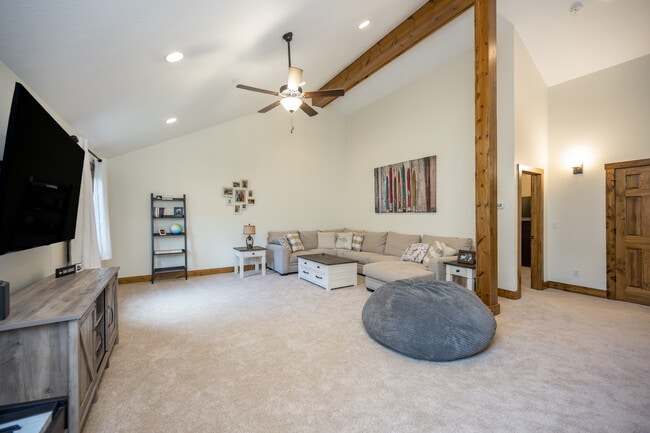 Building Photo - 153 Golden Meadow Ln