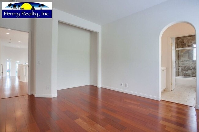 Building Photo - Stunning 4 Bedroom 3.5 Bath Home in the Co...