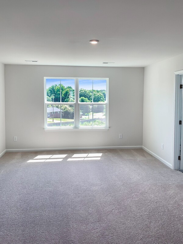 Building Photo - 830 S Buncombe Rd