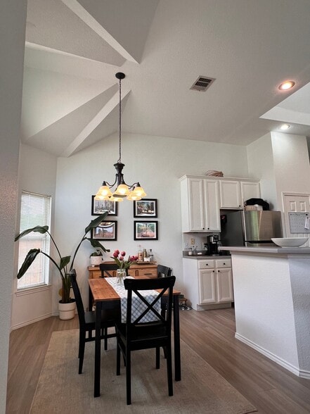 Building Photo - 505 Preakness Pl