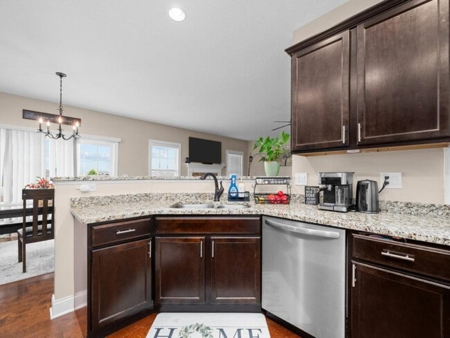 Building Photo - 67 Cobblestone Ln