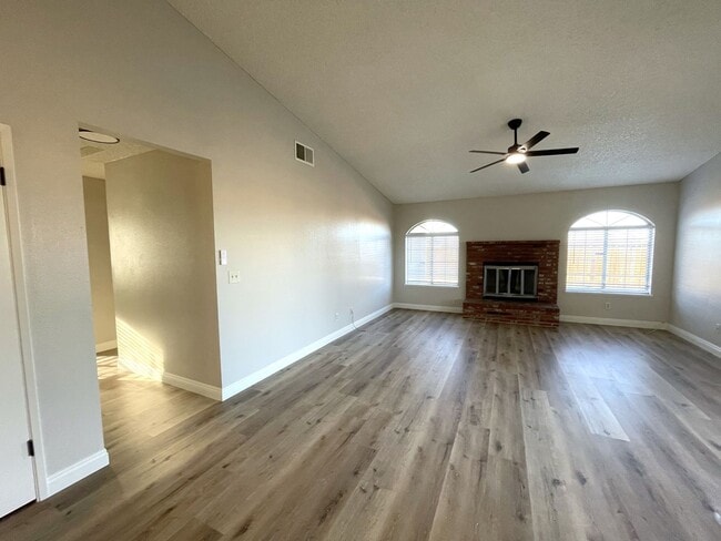 Building Photo - 8101 Jacaranda Ave