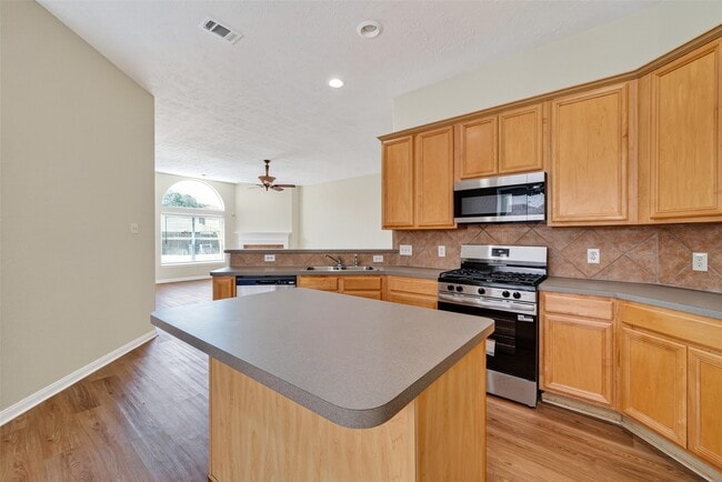 Building Photo - 16719 Bishop Knoll Ln