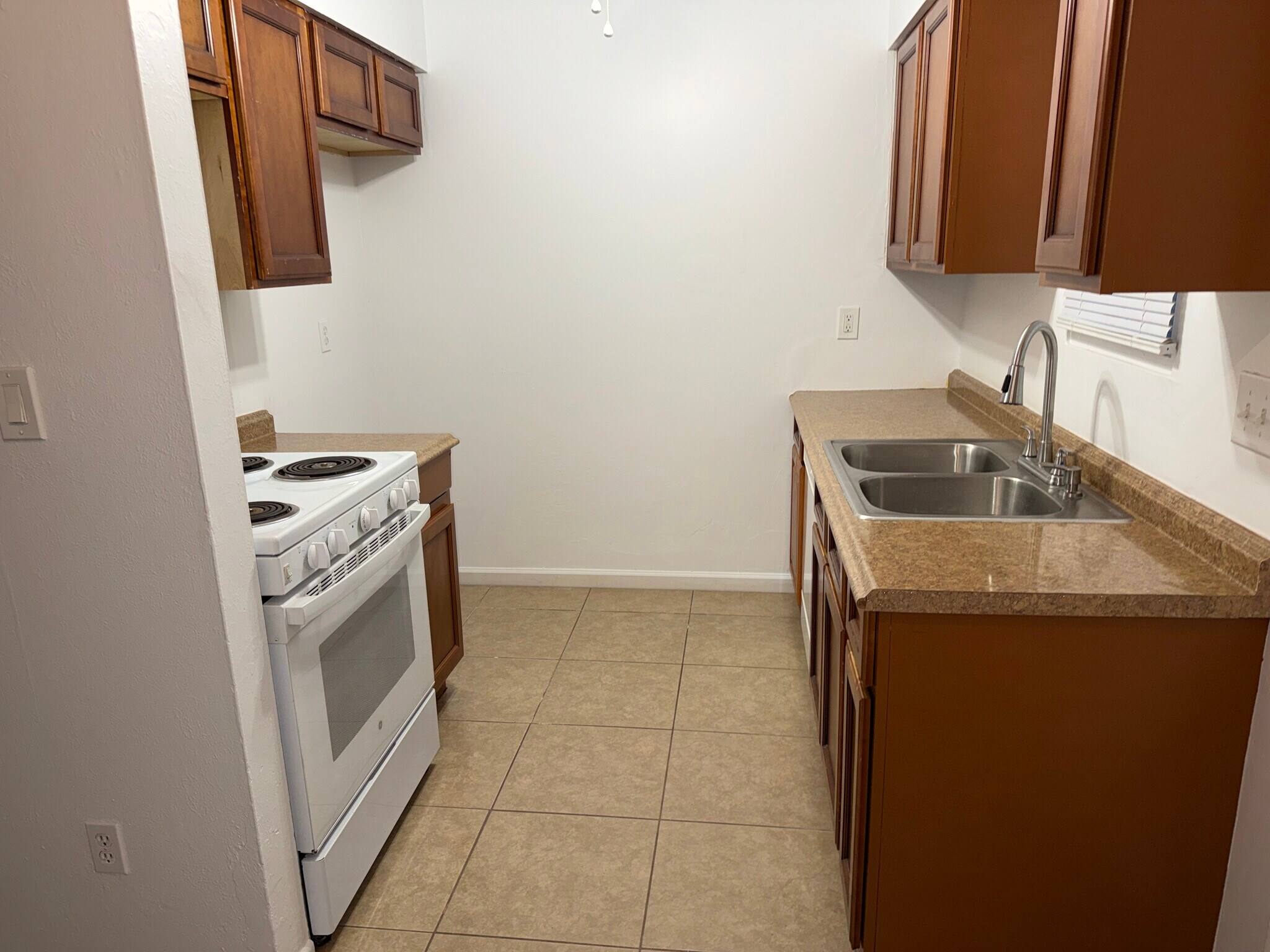 Building Photo - 7130 N 54th Ave