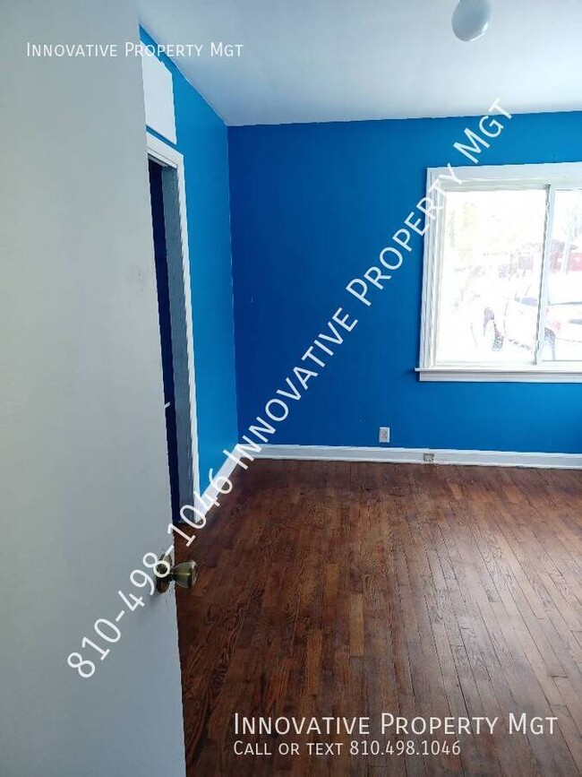 Building Photo - 2213 Savoy Ave