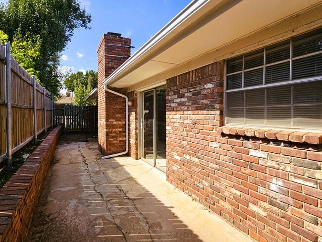 Building Photo - 3826 NW 64th St