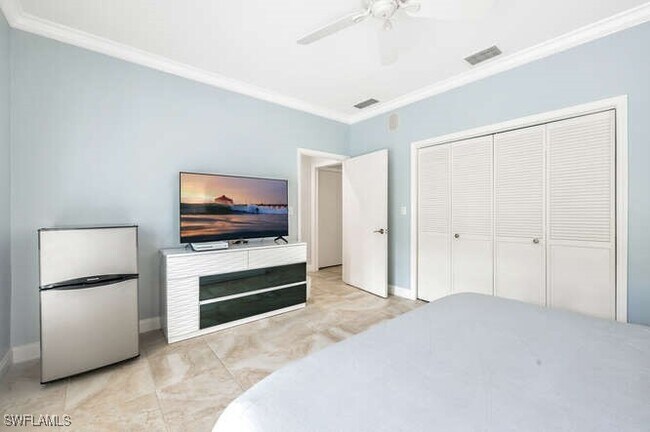 Building Photo - 4402 Yacht Harbor Dr