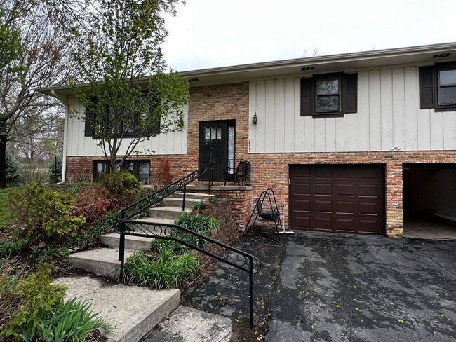 Building Photo - East Council Bluffs, 3 Bedroom 3 Bathroom ...