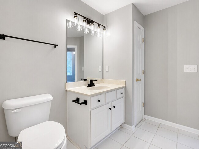 Building Photo - 3057 Orchard Ridge Cir