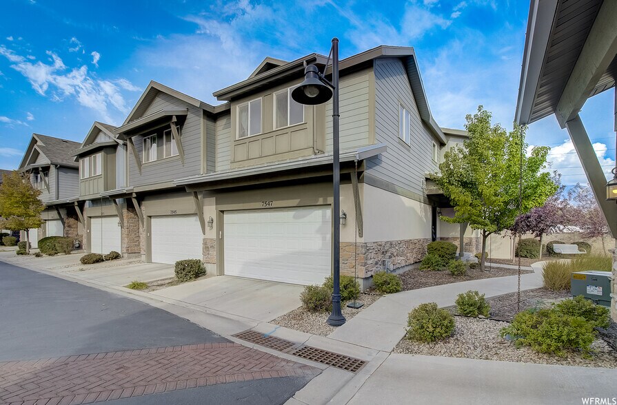 Building Photo - 7547 S Casenina Dr