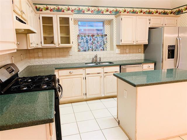 Building Photo - 2921 Lake Valley Dr