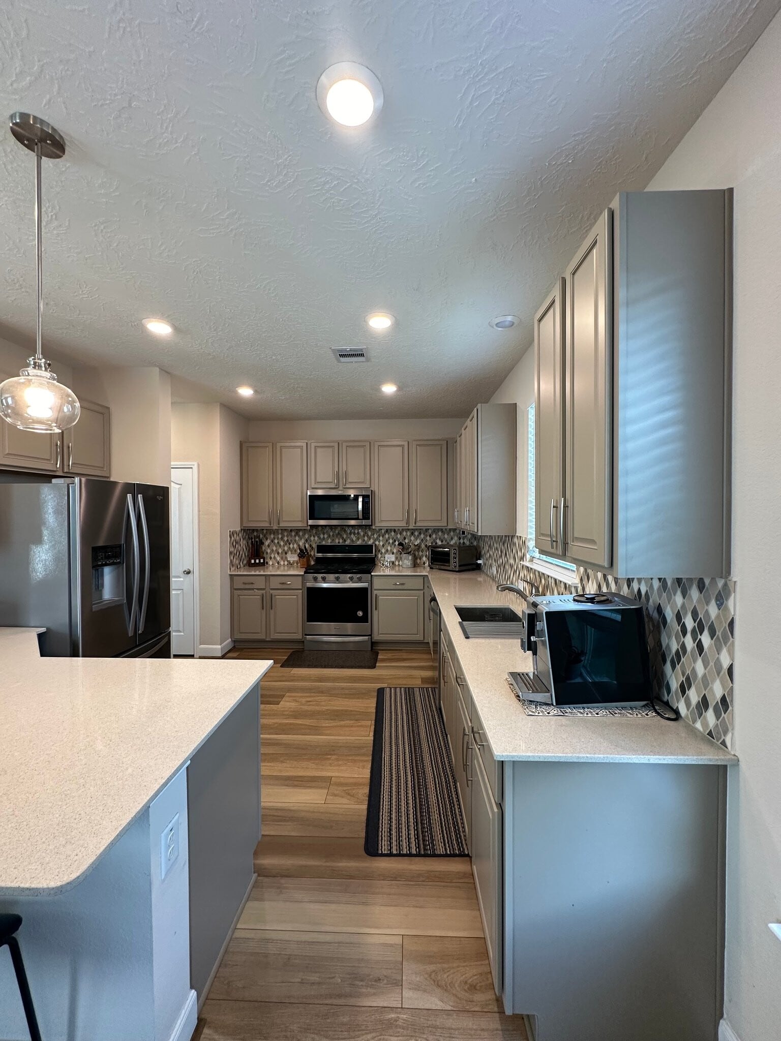 Building Photo - 10215 Alder Ridge Dr