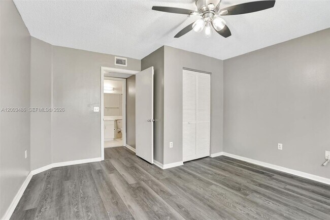 Building Photo - 4820 N State Rd 7