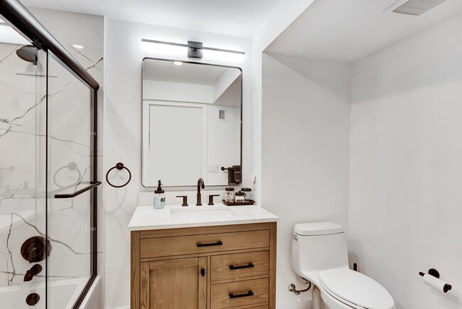 Building Photo - 320 NW 3rd Ave