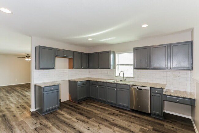 Building Photo - 9104 Old Clydesdale Dr