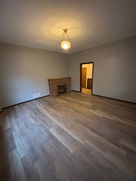 Building Photo - 601 Hillsboro Ave