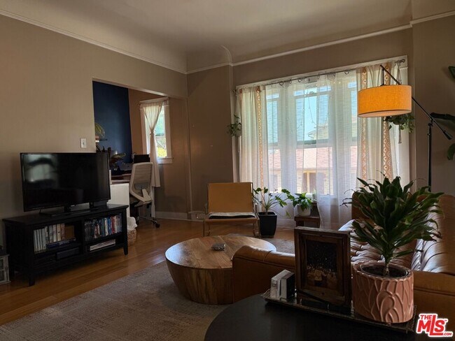 Primary Photo - 940 Marview Ave