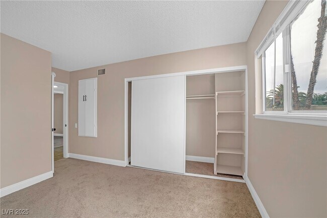 Building Photo - 4431 El Campana Way