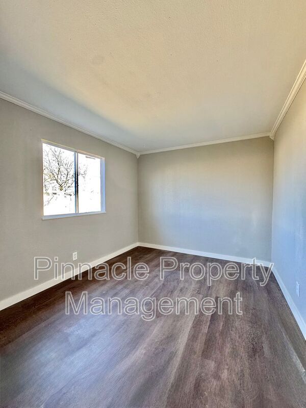 Building Photo - 64 E 32nd St