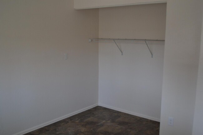 Building Photo - 528 Campbell Way