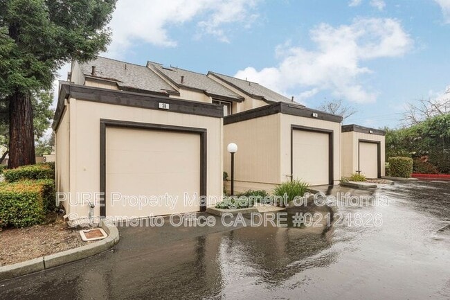 Building Photo - 9200 Madison Green Ln