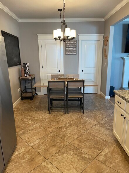 Building Photo - 3810 W Pawnee Rd