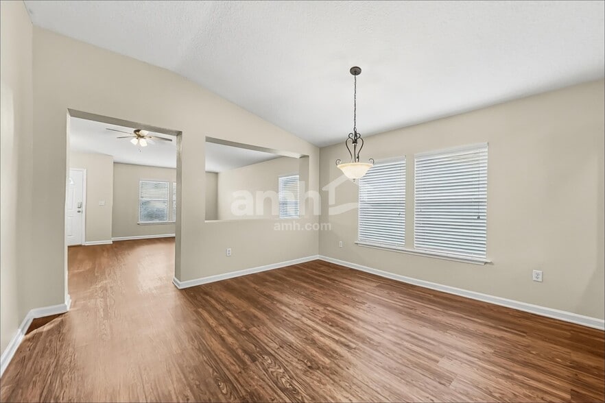 Building Photo - 422 Bostwick Cir