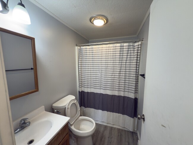 Building Photo - 432 Greensburg St