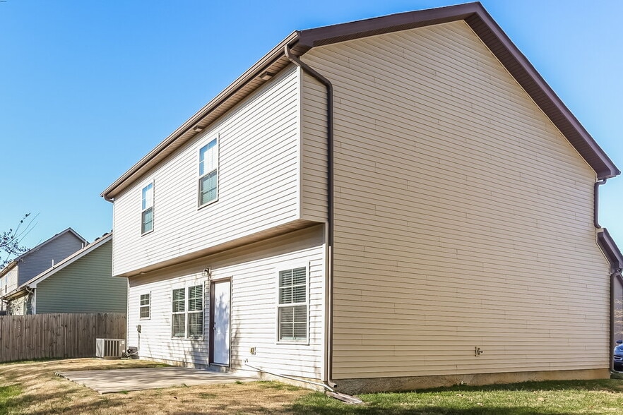 Building Photo - 1858 Warmingfield Dr