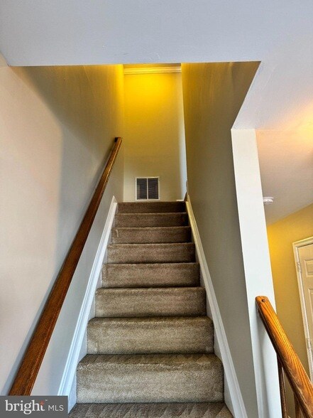 Building Photo - 8825 Goose Landing Cir