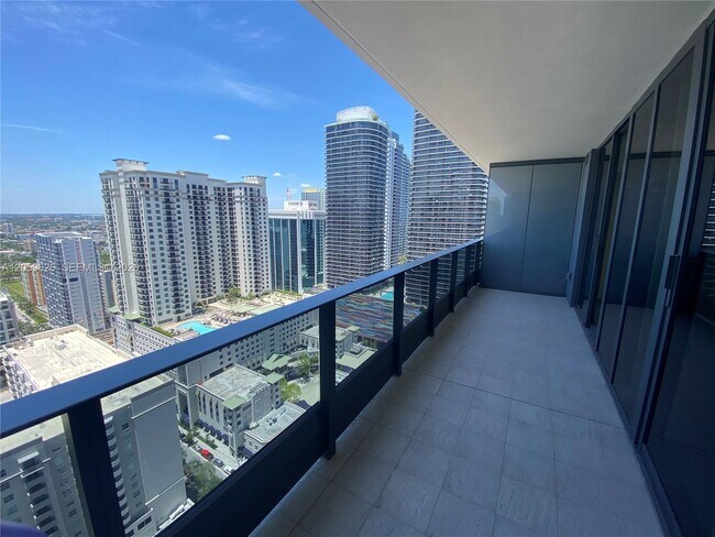 Building Photo - 1000 Brickell Plaza