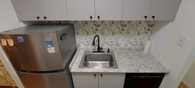 Kitchen02 - 280 Bridgewater Rd