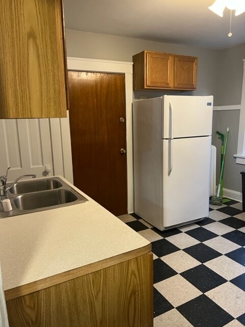 Building Photo - 1672 N Van Buren St