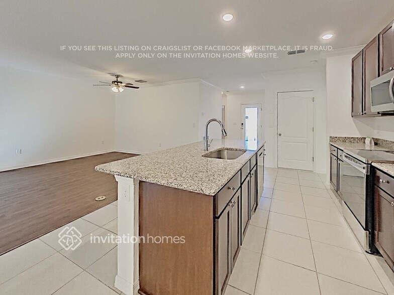 Building Photo - 4415 Reisswood Lp