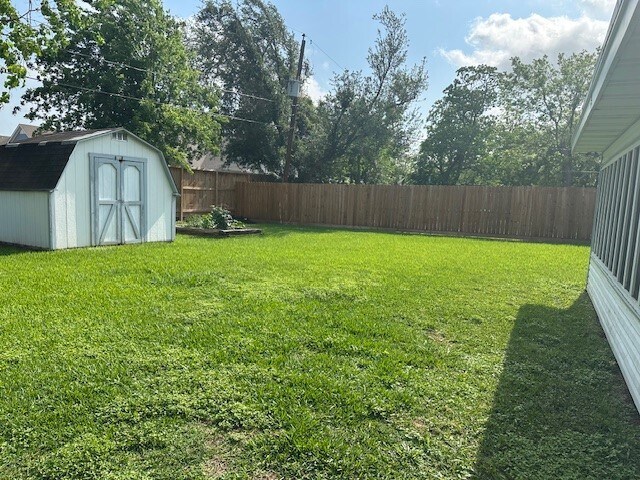 Building Photo - 119 Talisman St