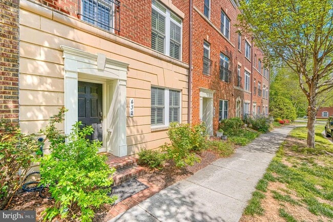 Building Photo - 432 Grand St