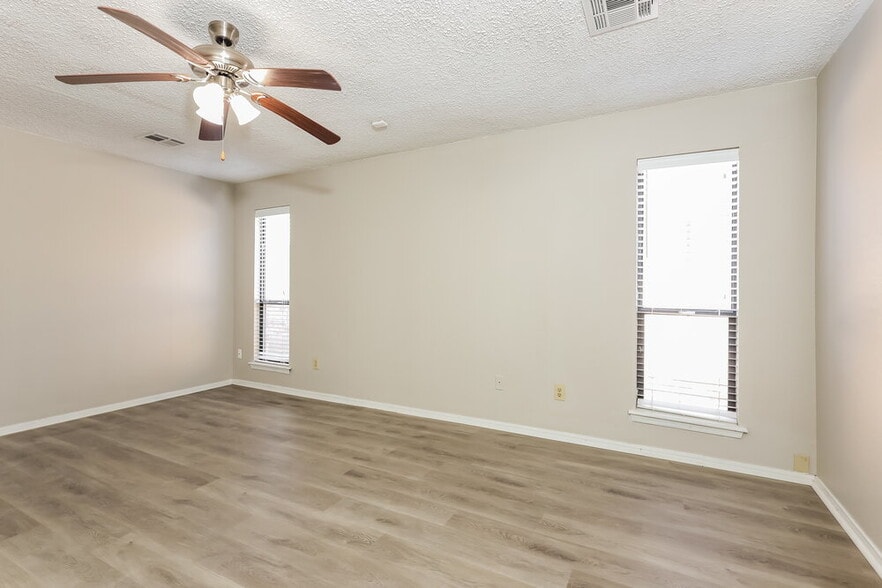 Building Photo - 8220 NW 112th Terrace