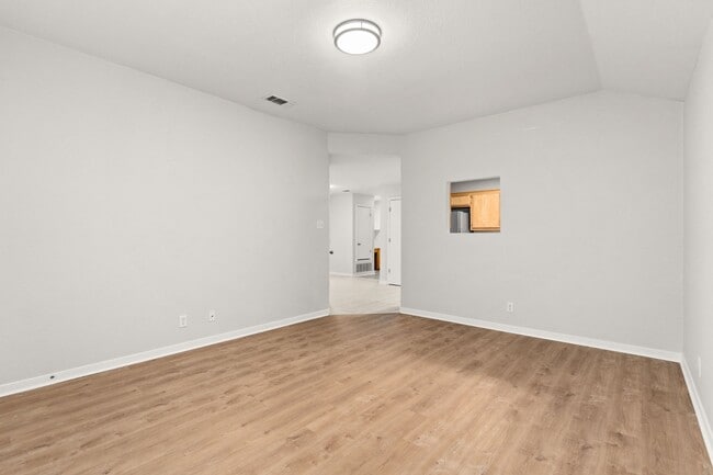 Building Photo - 1404 Chips Dr