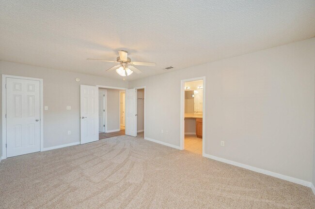 Building Photo - 546 Tikell Dr
