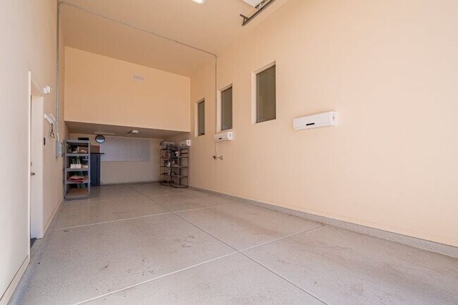 Building Photo - LAS BARRANCAS POOL HOME WITH SOLAR