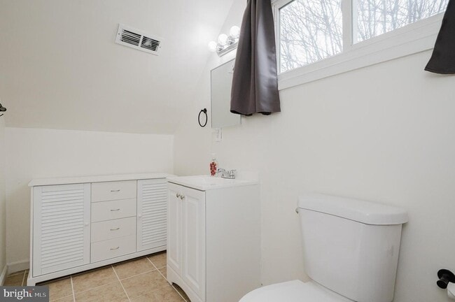Building Photo - Single family house for rent in a fantastic location