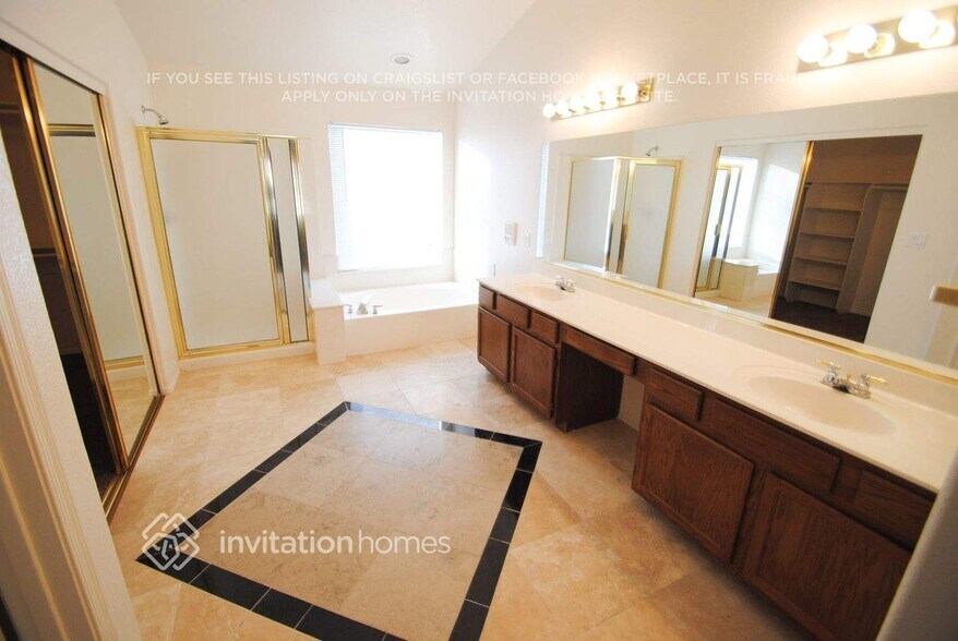 Building Photo - 11411 W Primrose Dr