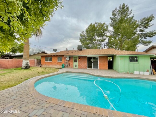 Building Photo - 8226 E Sells Dr